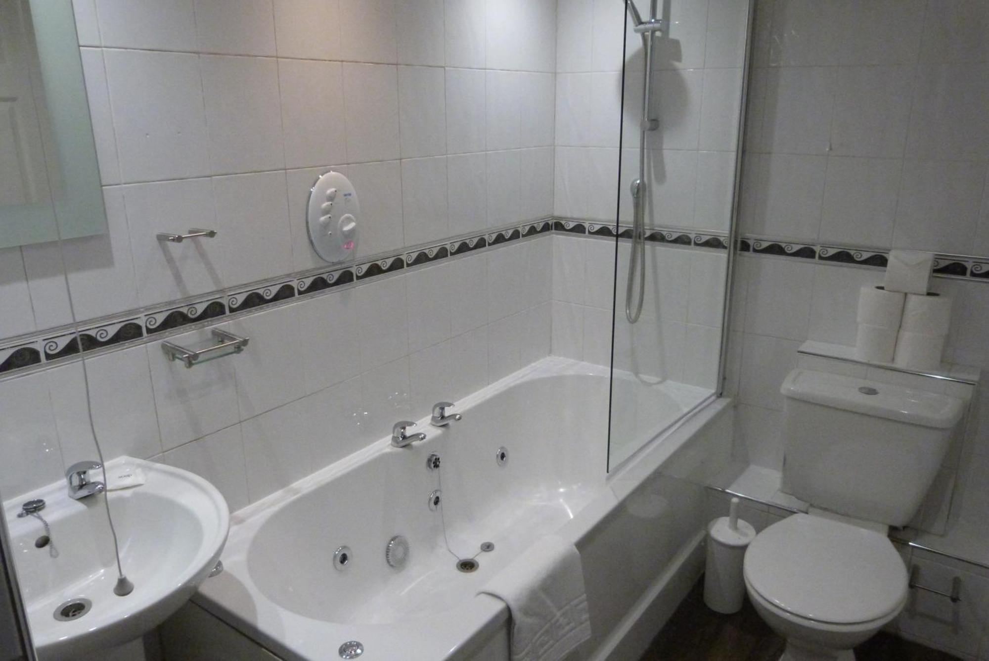 Rainford Gardens By Ustay Aparthotels Liverpool Esterno foto